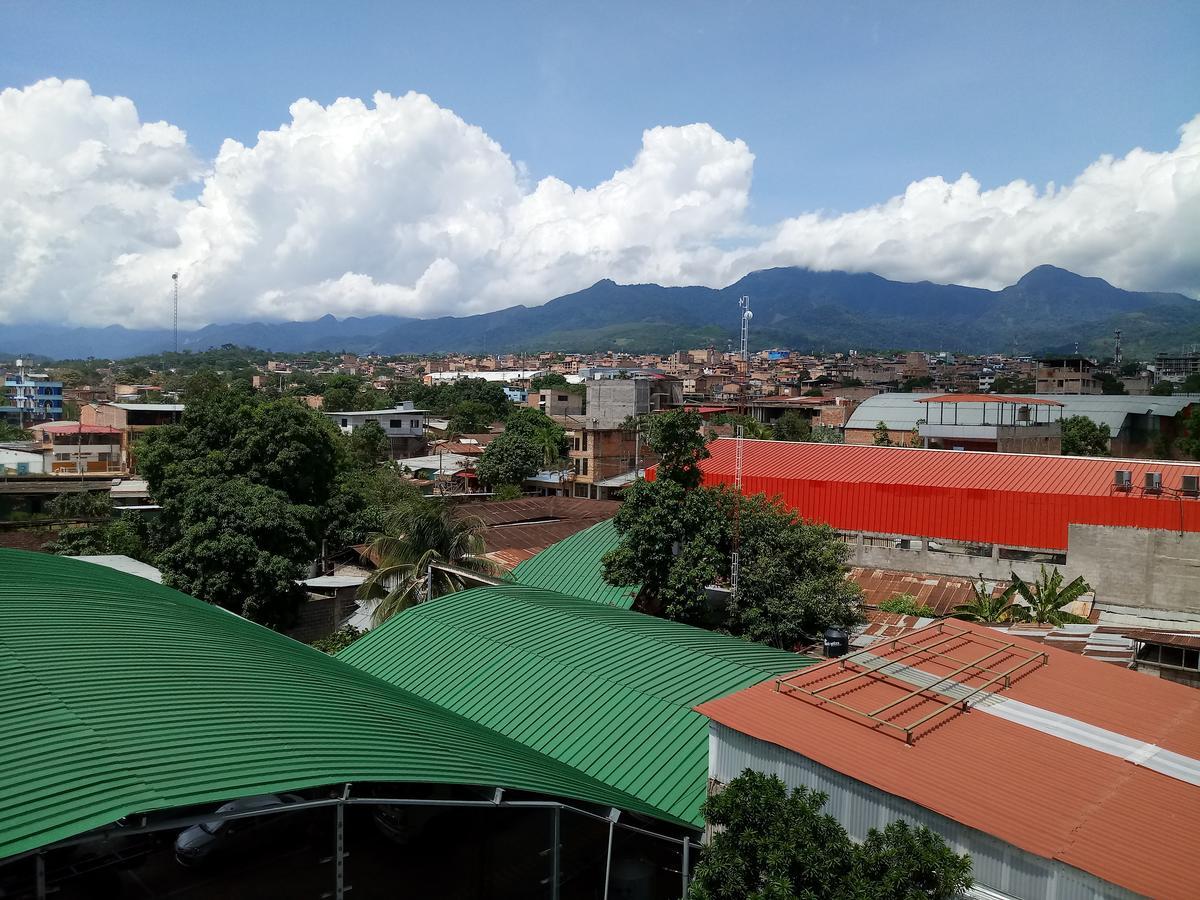 Hospedaje Renzo Tarapoto Exterior photo